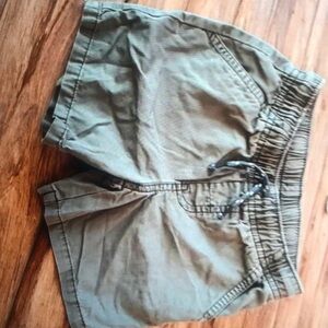 Cat & jack Gray pull on shorts with elastic
